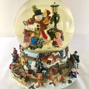 Kirkland Signature Holiday Snow Globe with Festive Scene
